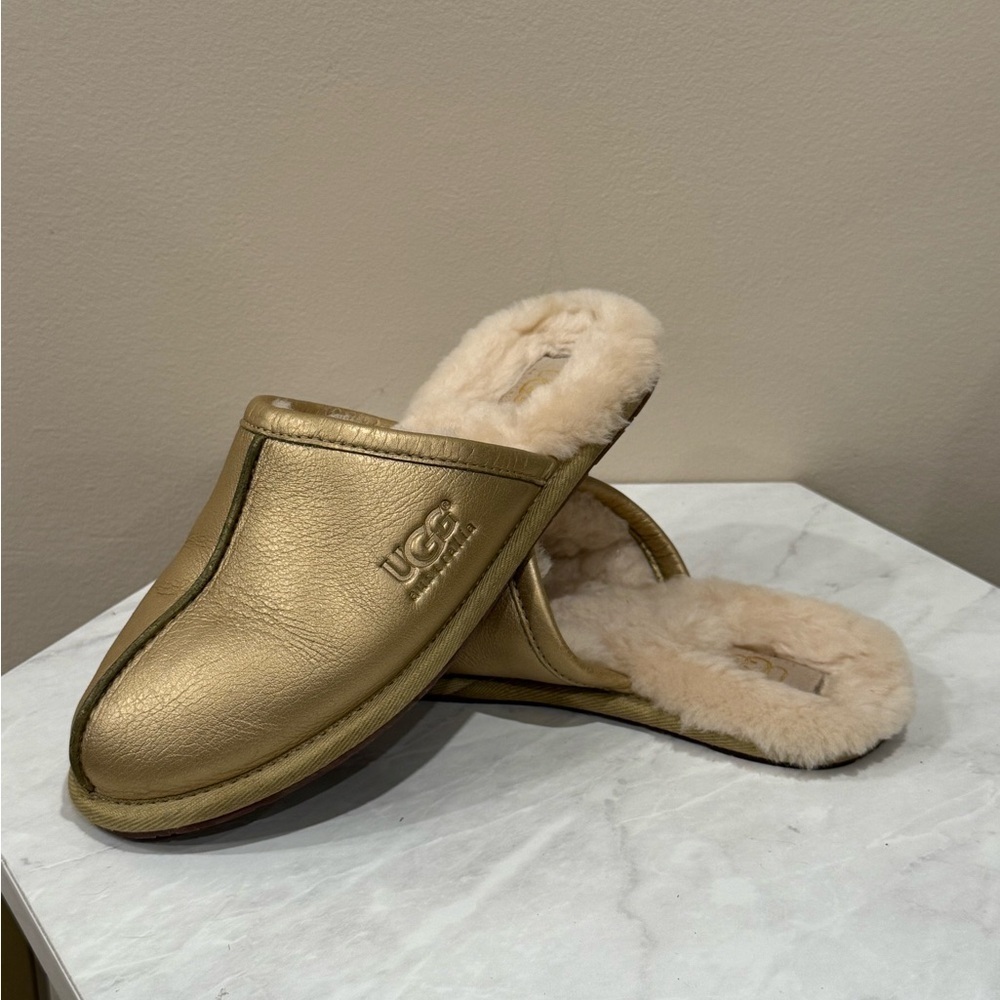 🔥 UGG Australia Metallic Gold Shearling Lined Slip-On Slippers Women’s Sz 7🔥